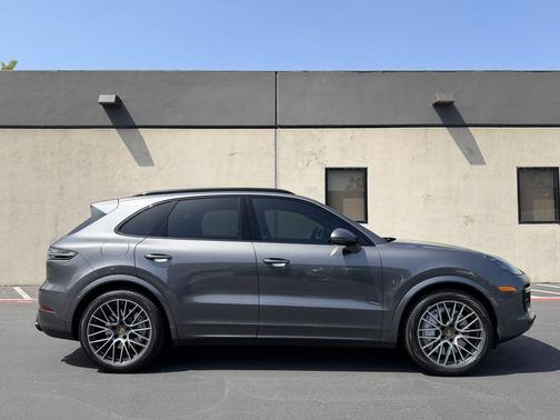 Gray 2021 Porsche Cayenne Turbo