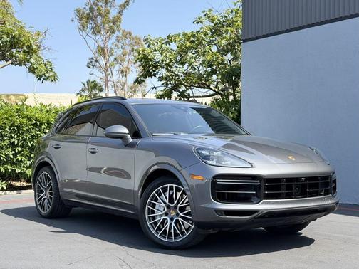 Gray 2021 Porsche Cayenne Turbo