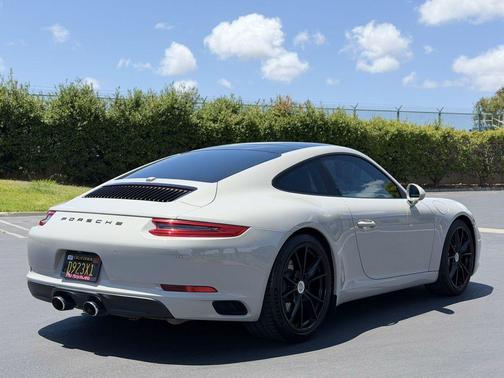 Chalk 2018 Porsche 911 Carrera S
