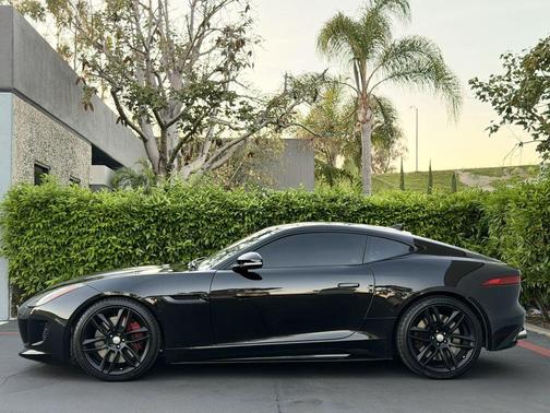 2016 Jaguar F-TYPE R