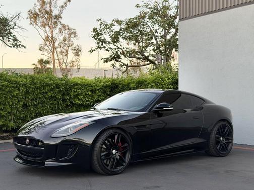 2016 Jaguar F-TYPE R