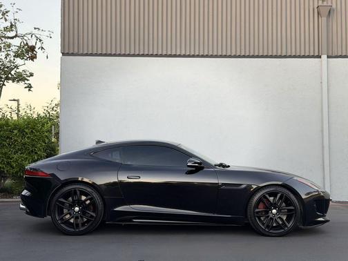 2016 Jaguar F-TYPE R