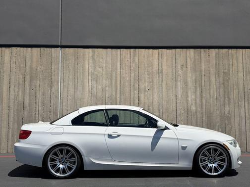 White 2013 BMW 335 i