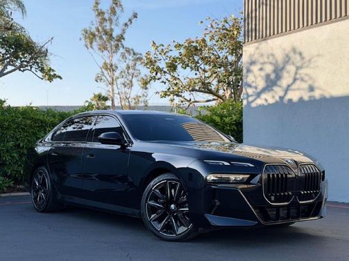 Black 2025 BMW 760 760i xDrive