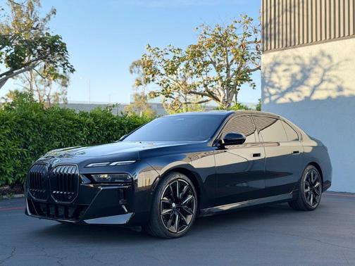Black 2025 BMW 760 760i xDrive