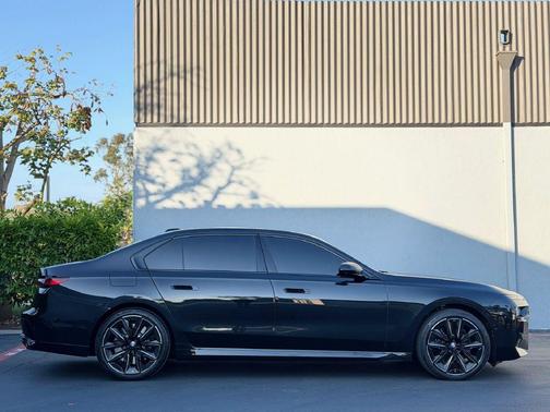 Black 2025 BMW 760 760i xDrive