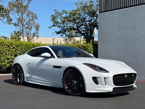 2017 Jaguar F-TYPE R
