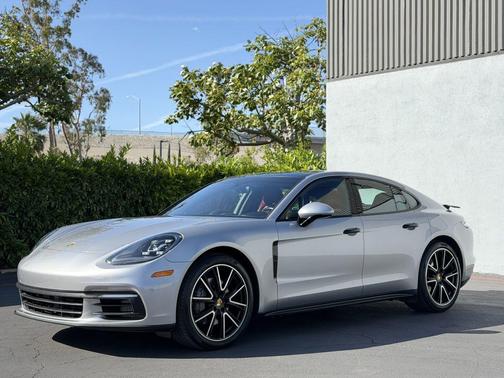 Silver 2018 Porsche Panamera 4S