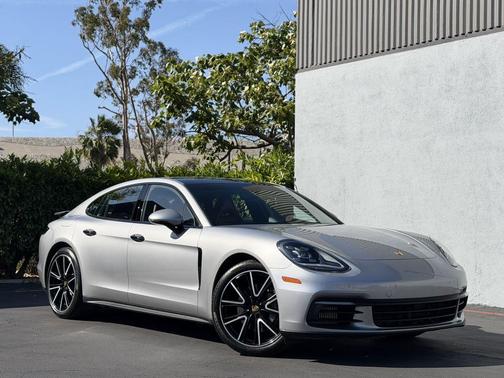 Silver 2018 Porsche Panamera 4S