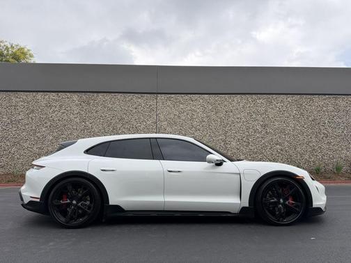 White 2022 Porsche Taycan 4S