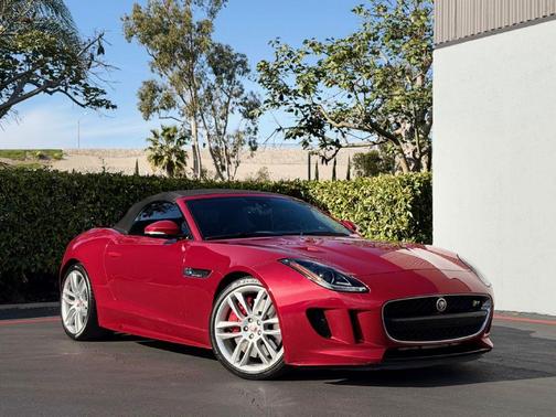 2016 Jaguar F-TYPE R
