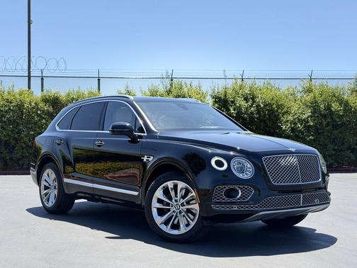 Black 2017 Bentley Bentayga