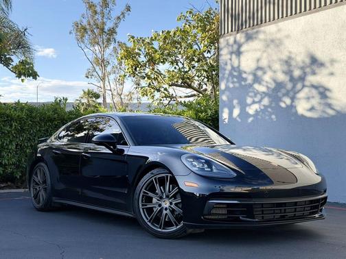 Black 2018 Porsche Panamera 4S