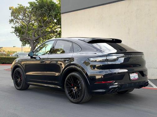 2022 Porsche Cayenne GTS