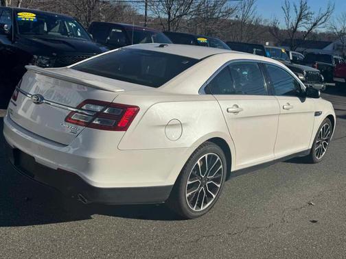 2019 Ford Taurus Limited