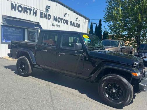 Black Clearcoat 2022 Jeep Gladiator Sport