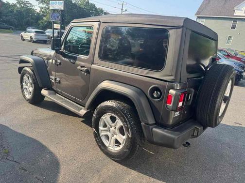 Granite Crystal Clearcoat Metallic 2019 Jeep Wrangler Sport
