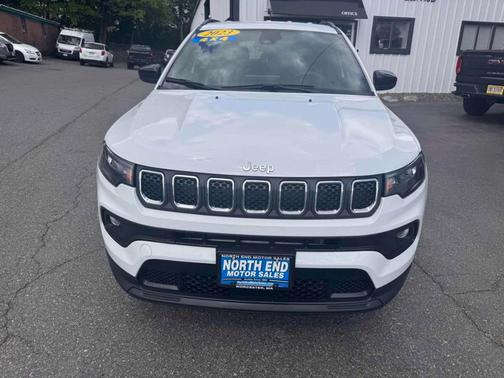 Bright White Clearcoat 2023 Jeep Compass Latitude Lux