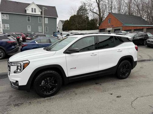 2024 GMC Terrain AT4