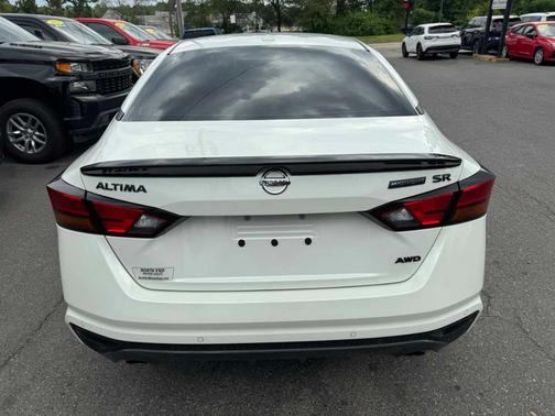 2022 Nissan Altima 2.5 SR
