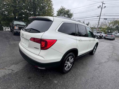 2017 Honda Pilot EX-L w/ Navigation
