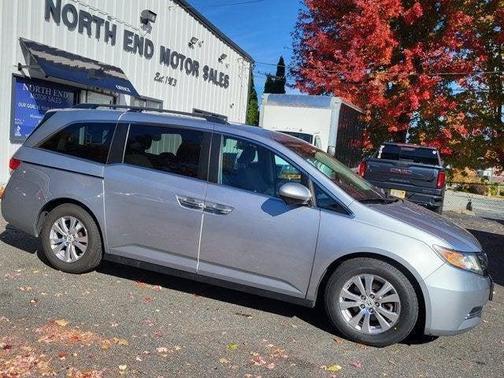 Lunar Silver Metallic 2016 Honda Odyssey SE
