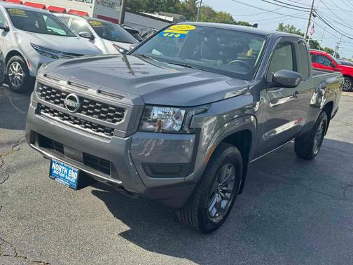 2025 Nissan Frontier SV