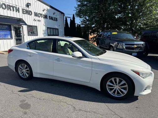 2015 INFINITI Q50 Premium