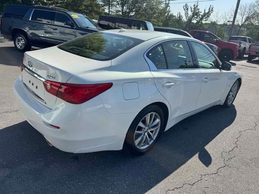 2015 INFINITI Q50 Premium