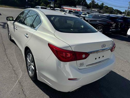 2015 INFINITI Q50 Premium
