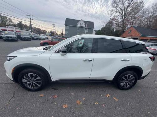 2024 INFINITI QX60 Pure