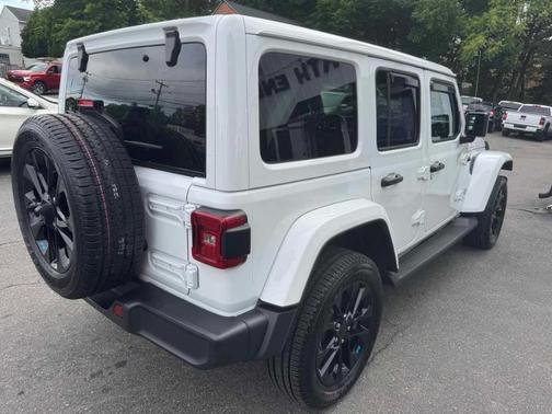 2022 Jeep Wrangler Unlimited 4xe Sahara
