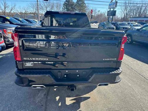 2022 Chevrolet Silverado 1500 Custom Trail Boss