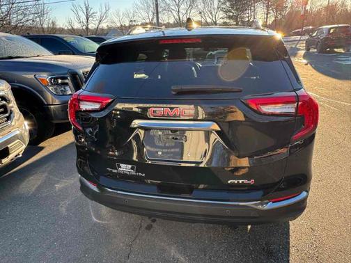 2024 GMC Terrain AT4