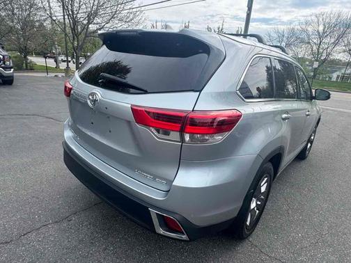 Celestial Silver Metallic 2018 Toyota Highlander Limited