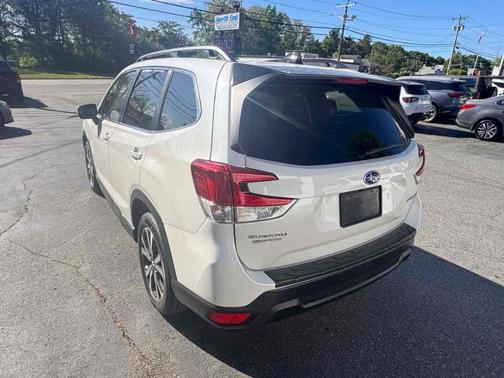 Crystal White Pearl 2024 Subaru Forester Limited