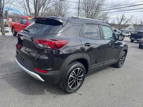 Mosaic Black Metallic 2025 Chevrolet Trailblazer LT
