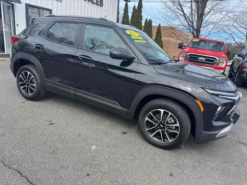 Mosaic Black Metallic 2025 Chevrolet Trailblazer LT