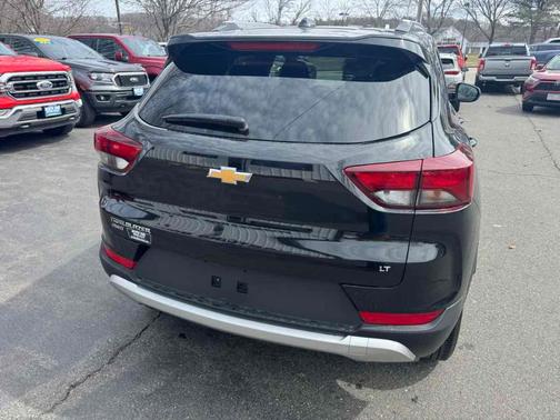 Mosaic Black Metallic 2025 Chevrolet Trailblazer LT