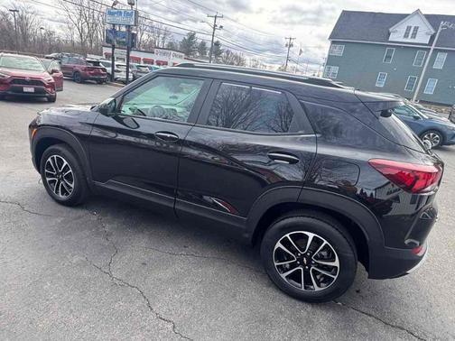 Mosaic Black Metallic 2025 Chevrolet Trailblazer LT