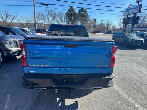 2022 Chevrolet Silverado 1500 Custom Trail Boss