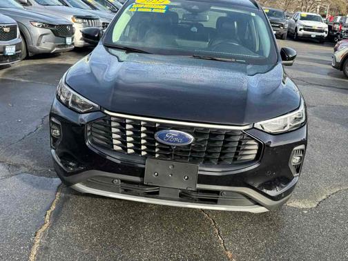 2024 Ford Escape Platinum