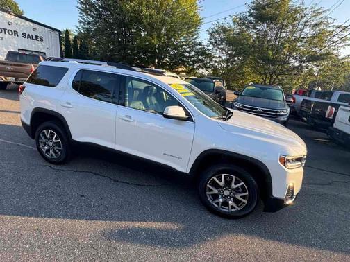 2023 GMC Acadia SLT