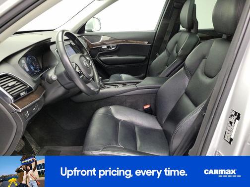 2016 Volvo XC90 T6 Momentum