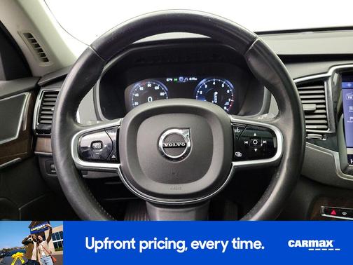 2016 Volvo XC90 T6 Momentum