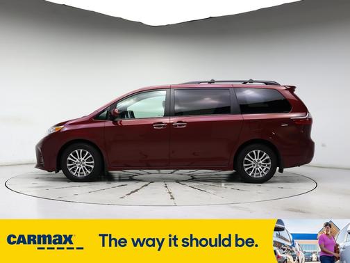 2020 Toyota Sienna XLE
