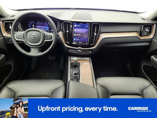 Black 2022 Volvo XC60 B5 Momentum