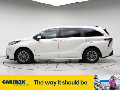 2021 Toyota Sienna XLE