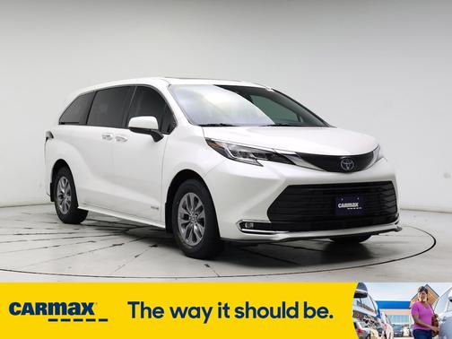 2021 Toyota Sienna XLE
