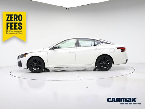 White 2024 Nissan Altima SR